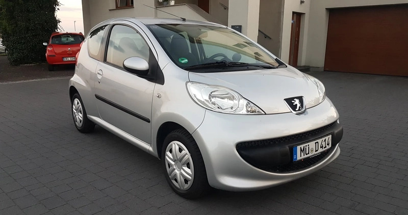Peugeot 107 cena 8999 przebieg: 200000, rok produkcji 2008 z Olesno małe 254